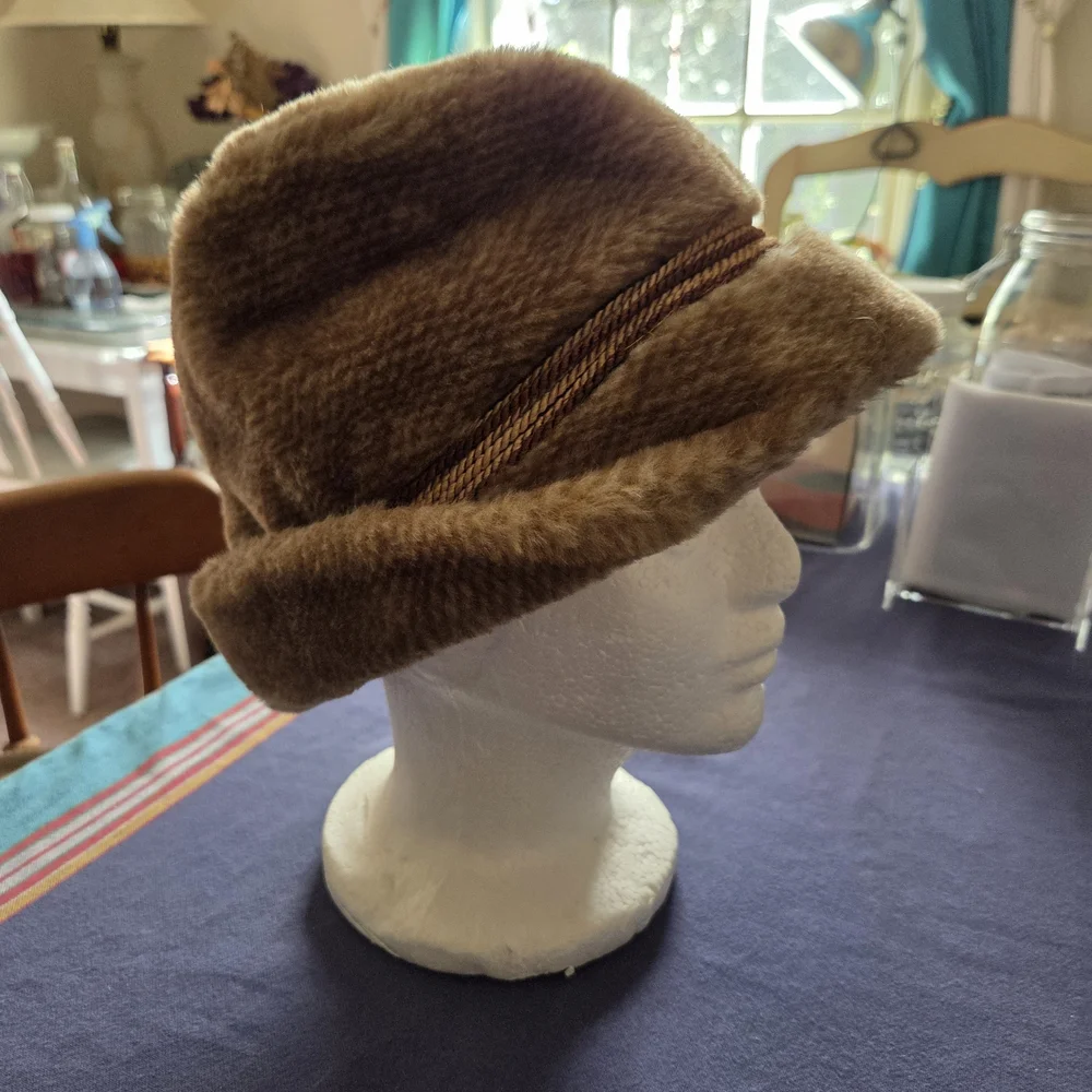 Vintage Men's Hat Brown Fedora Hugger Cap with Flap